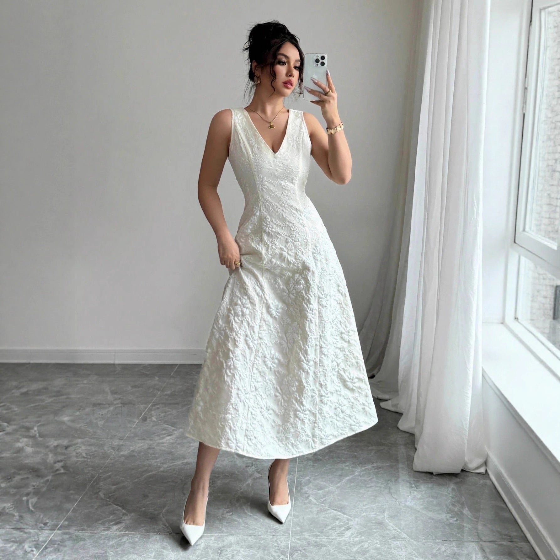Damen Maxikleid Spitze Verführerischer Schnitt Zarte Träger Schwarz - Norvielle