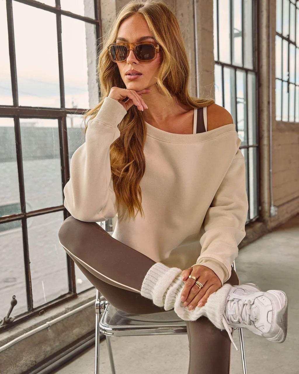 Damen Off-Shoulder Pullover Breite Ärmel Modisch Norvielle