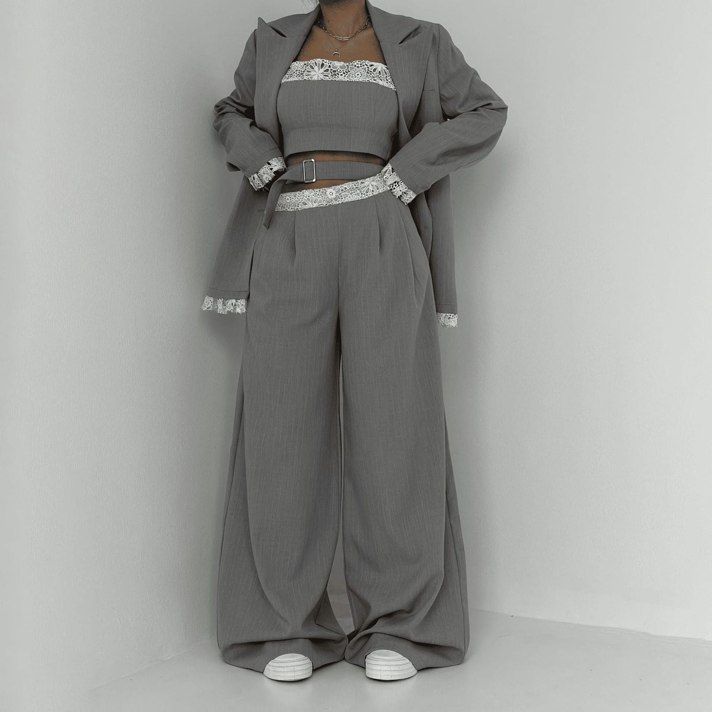 Damen Elegantes Zweiteiliges Set mit Spitzen-Details