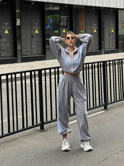 Damen Sportlicher Jogginganzug mit Kapuze und Streifen