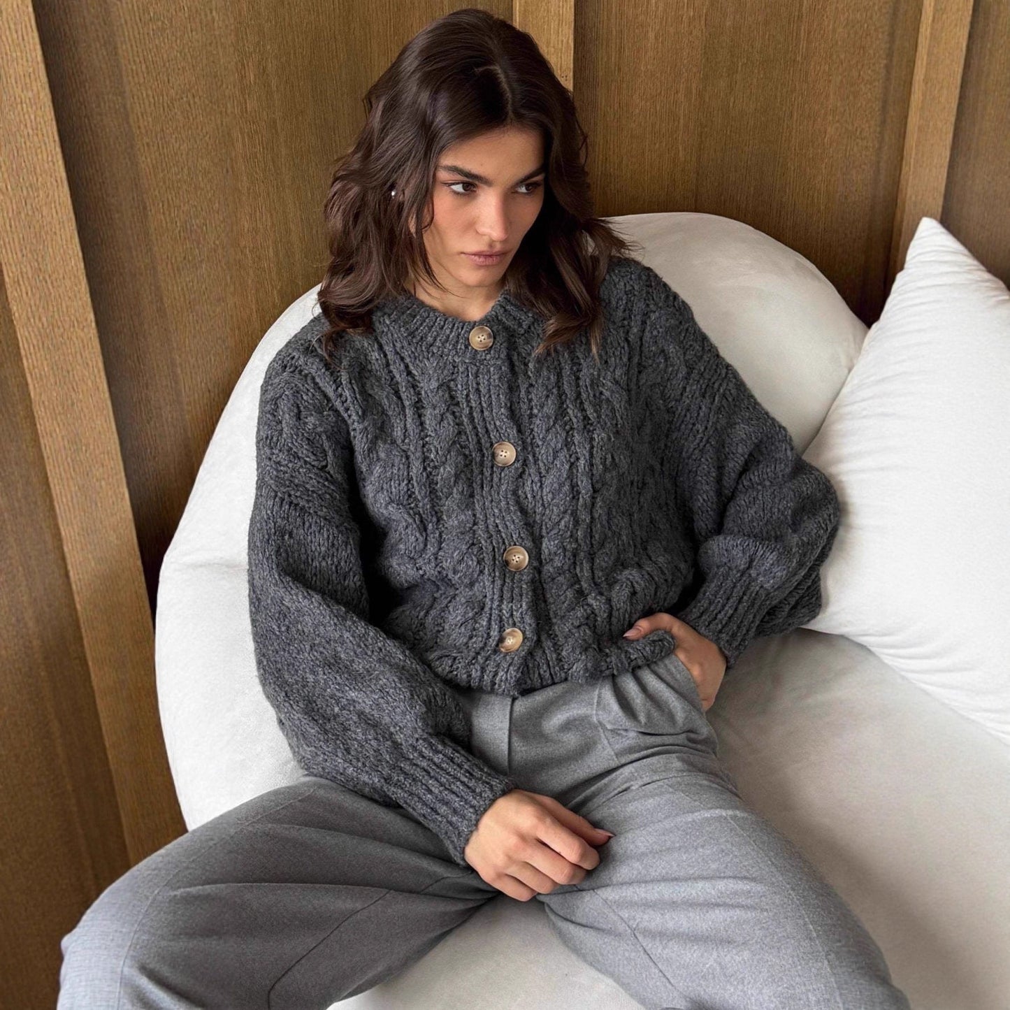 Damen Grobstrickjacke Voluminöse Ärmel Große Knöpfe Norvielle