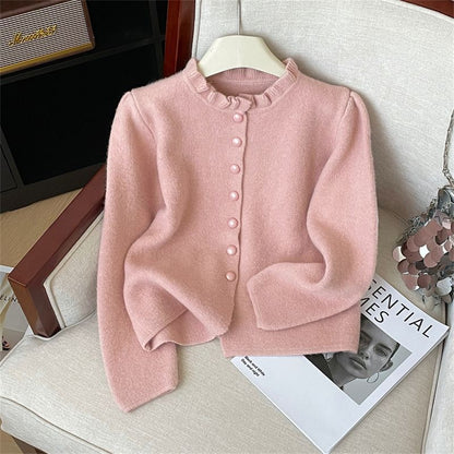 Damen Strickjacke feminin Rüschen Perlenknöpfe
