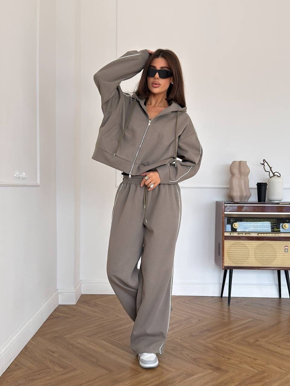 Damen Jogginganzug mit Kapuze und Streifen