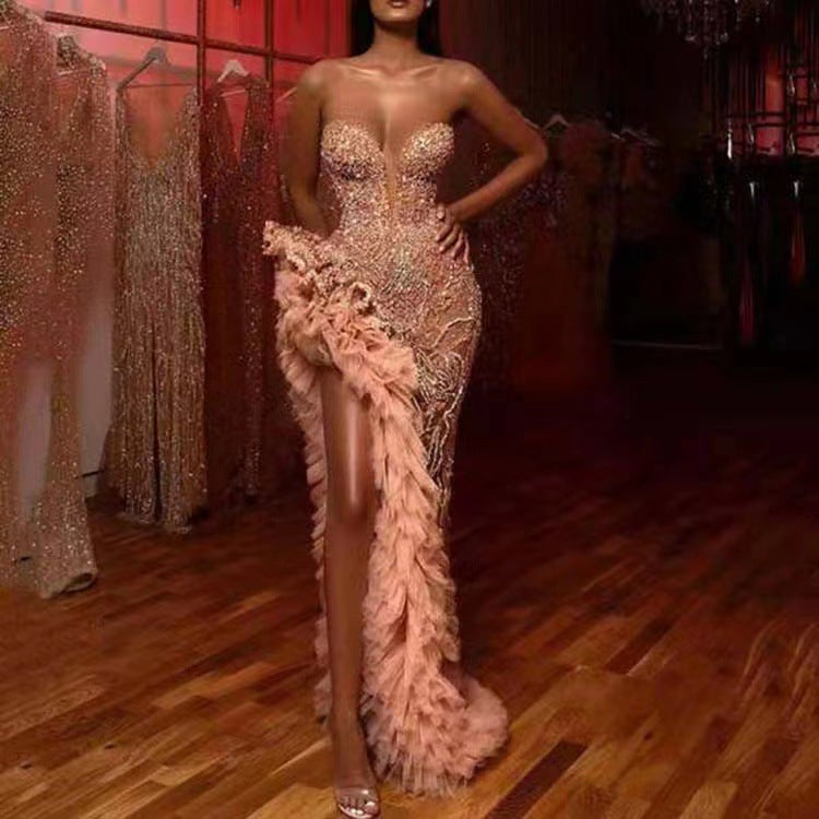 Damen Abendkleid Figurbetonung Rüschendetails schimmernde Perlen
