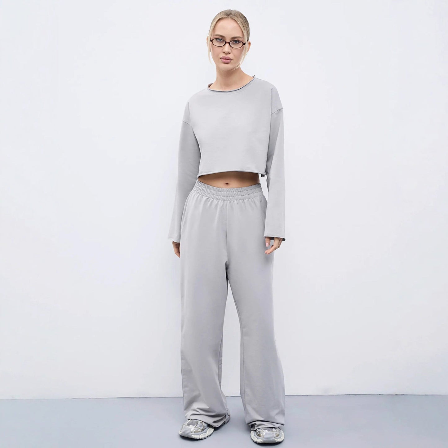 Damen Sweatshirt Set Komfortabel Cropped mit Jogginghose Norvielle