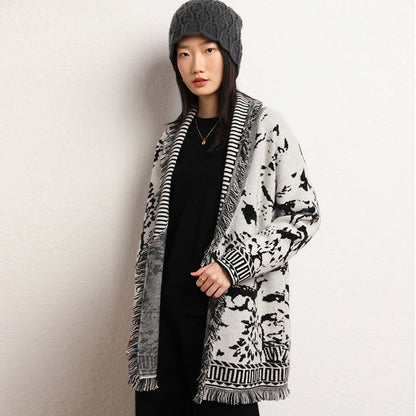 Damen Strickjacke mit Grafikmuster und Fransen