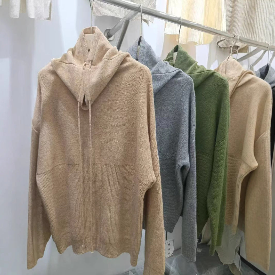 Damen Oversized Pullover mit hohem Kragen und Schnürdetails Norvielle