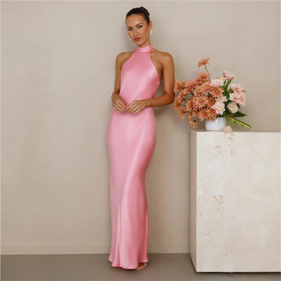 Damen Satin Maxikleid Hochkragen Körpernah Norvielle