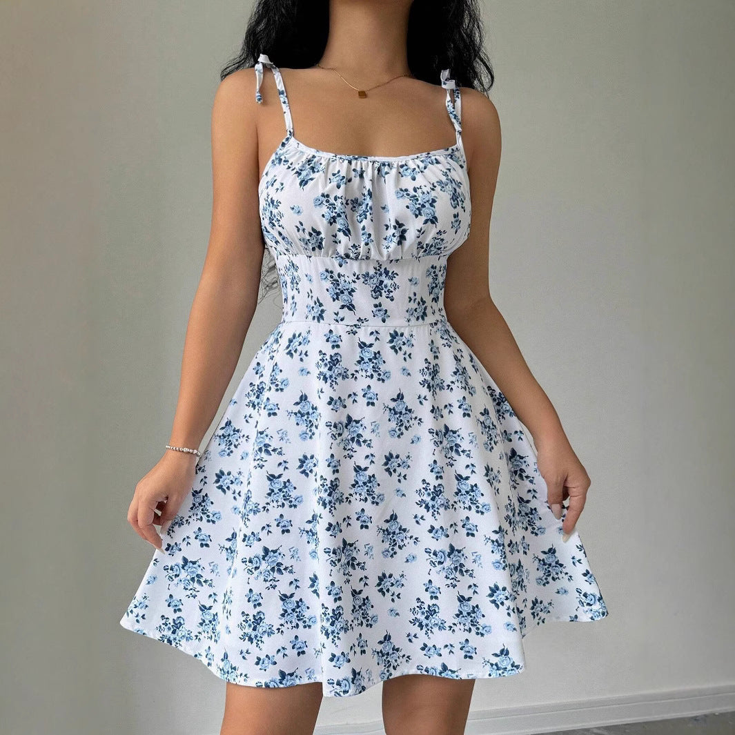 Damen Minikleid mit Blumenmuster und breiten Trägern Norvielle