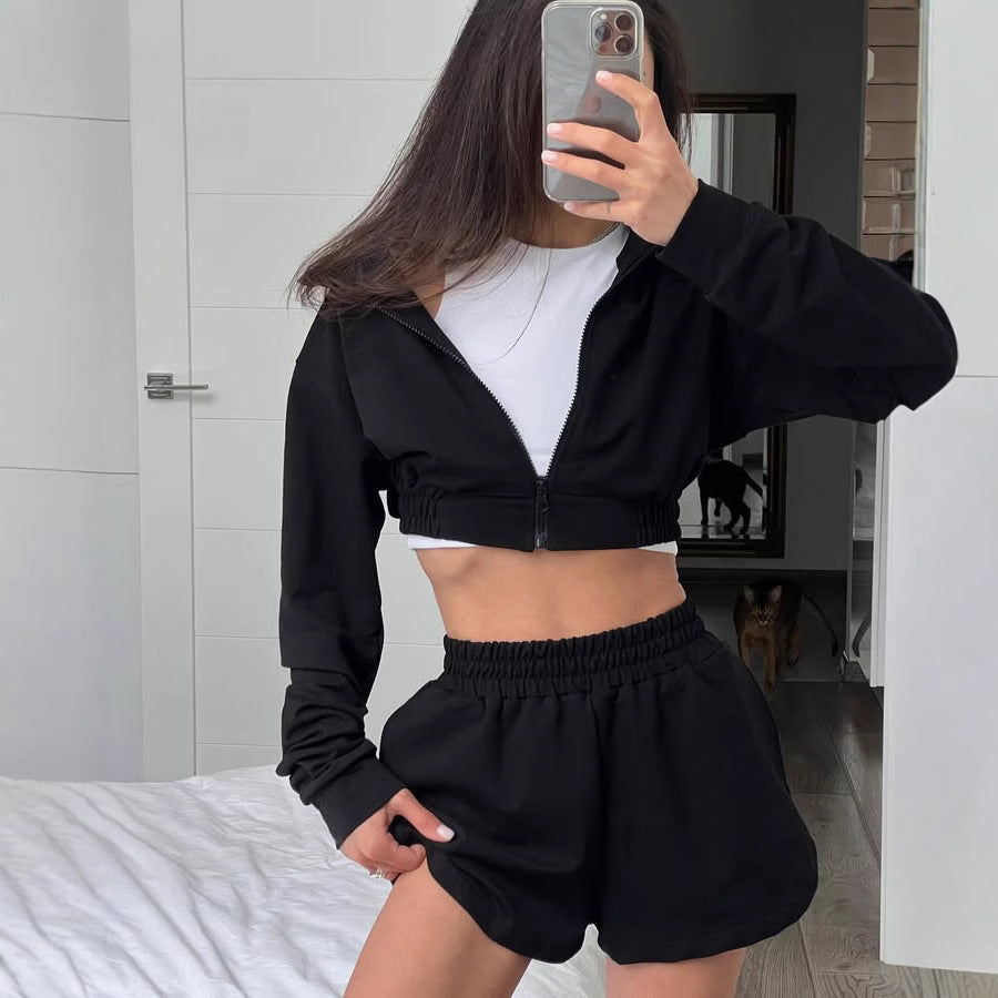 Damen Sportliches Set mit Cropped-Jacke und Shorts Norvielle - Norvielle