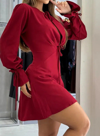 Damen Mini-Kleid Tiefes Dekolleté Ärmelverzierungen Norvielle