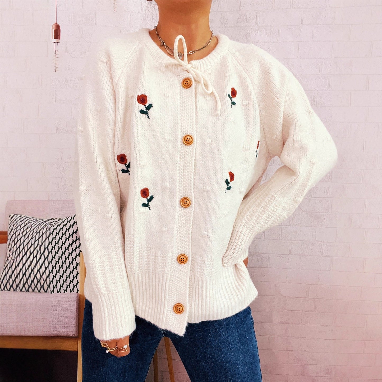Damen Strickjacke Blumenstickerei Knopfverschluss Norvielle