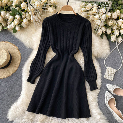 Damen Strickkleid Zopfstruktur Ausgestellter Saum Norvielle