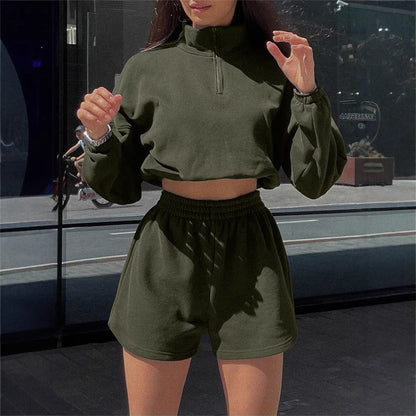 Damen Crop- Set mit hoher Kragen und Shorts