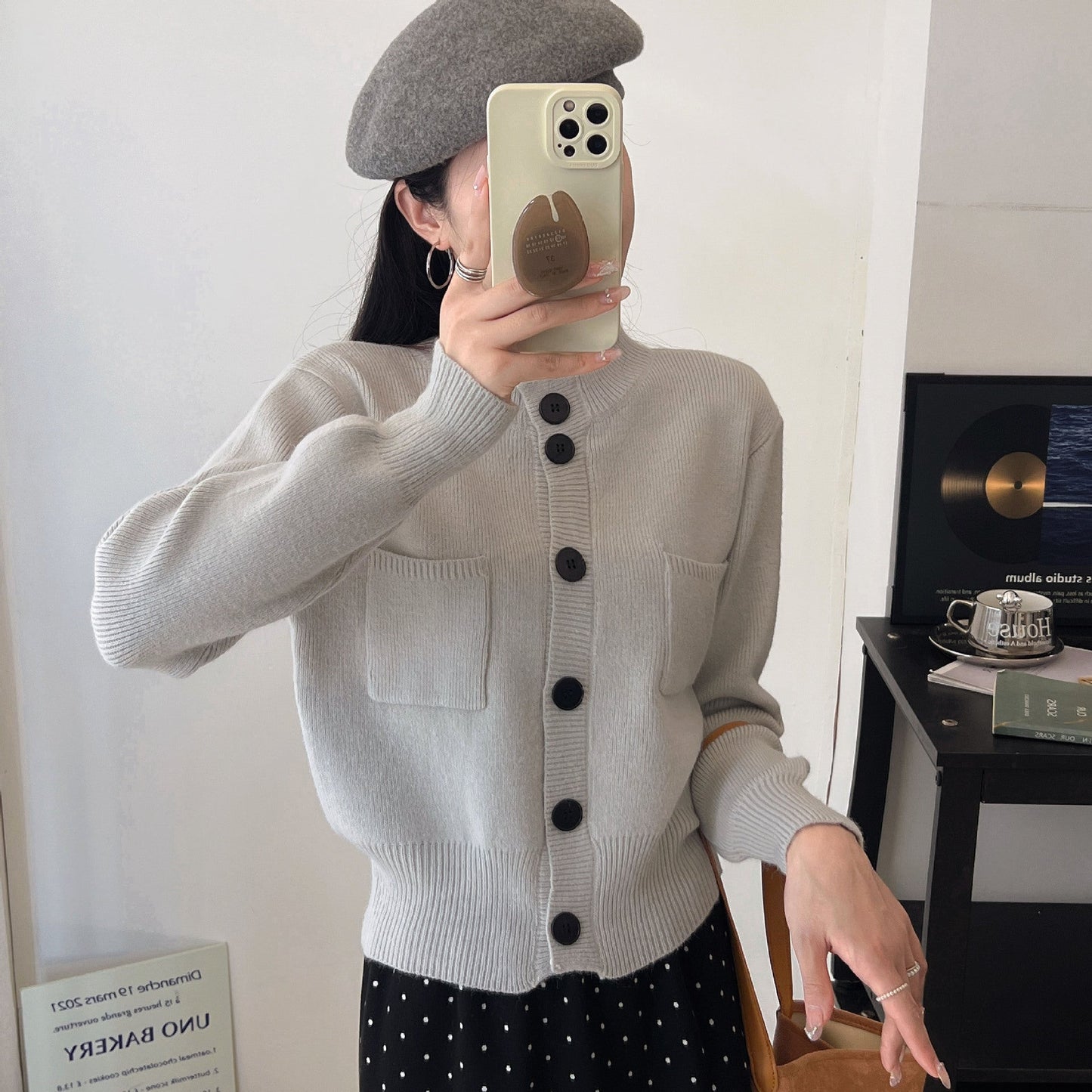 Damen Strickjacke Knöpfe Taschen Beige