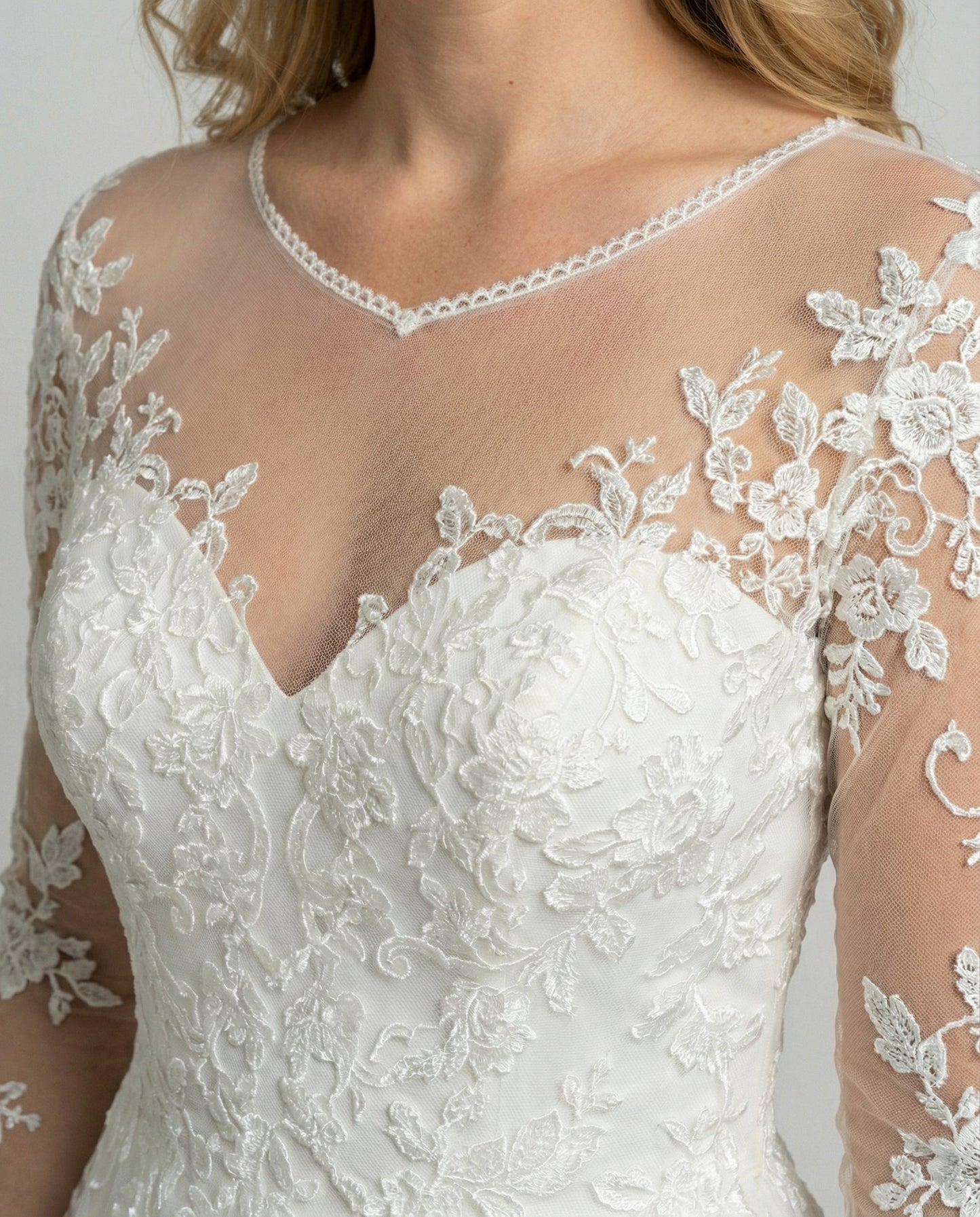 Damen Hochzeitskleid aus Spitze Weiß