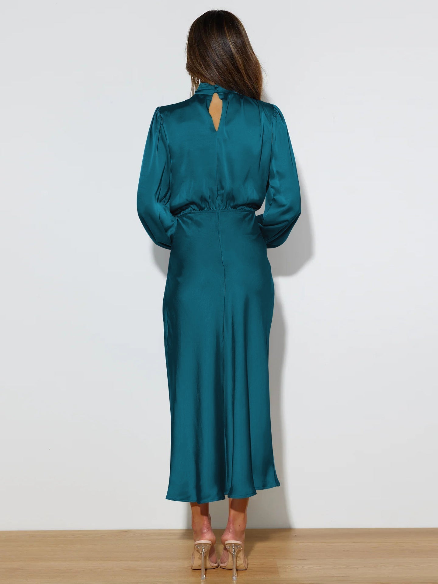 Elegantes Damenkleid aus Satin mit Langen Ärmeln - Norvielle