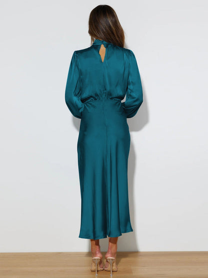 Elegantes Damenkleid aus Satin mit Langen Ärmeln - Norvielle