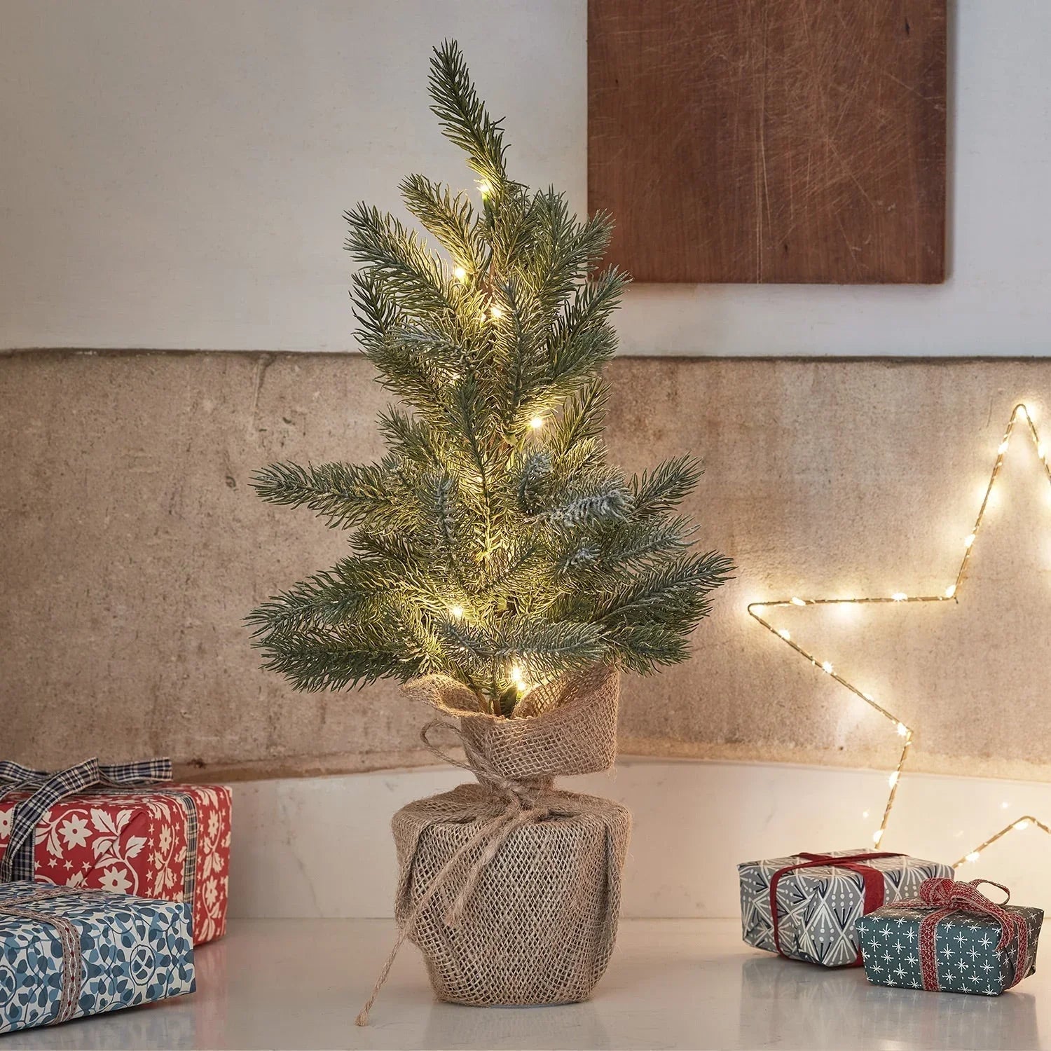 Kleiner Weihnachtsbaum Mit LED-Lichtern Frostige Äste - Norvielle