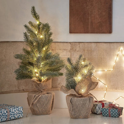 Kleiner Weihnachtsbaum Mit LED-Lichtern Frostige Äste