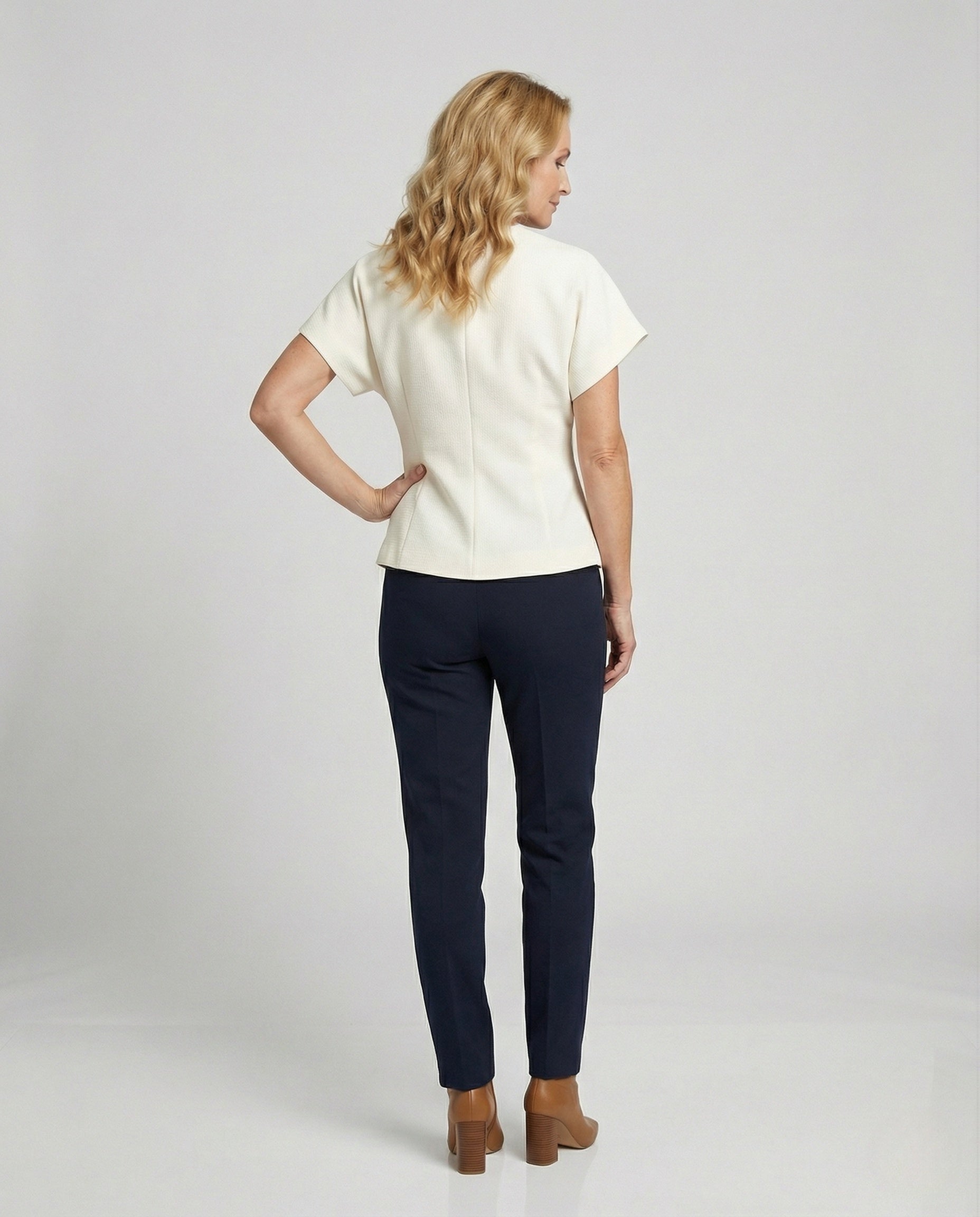 Product 15517946904906 - back_view
