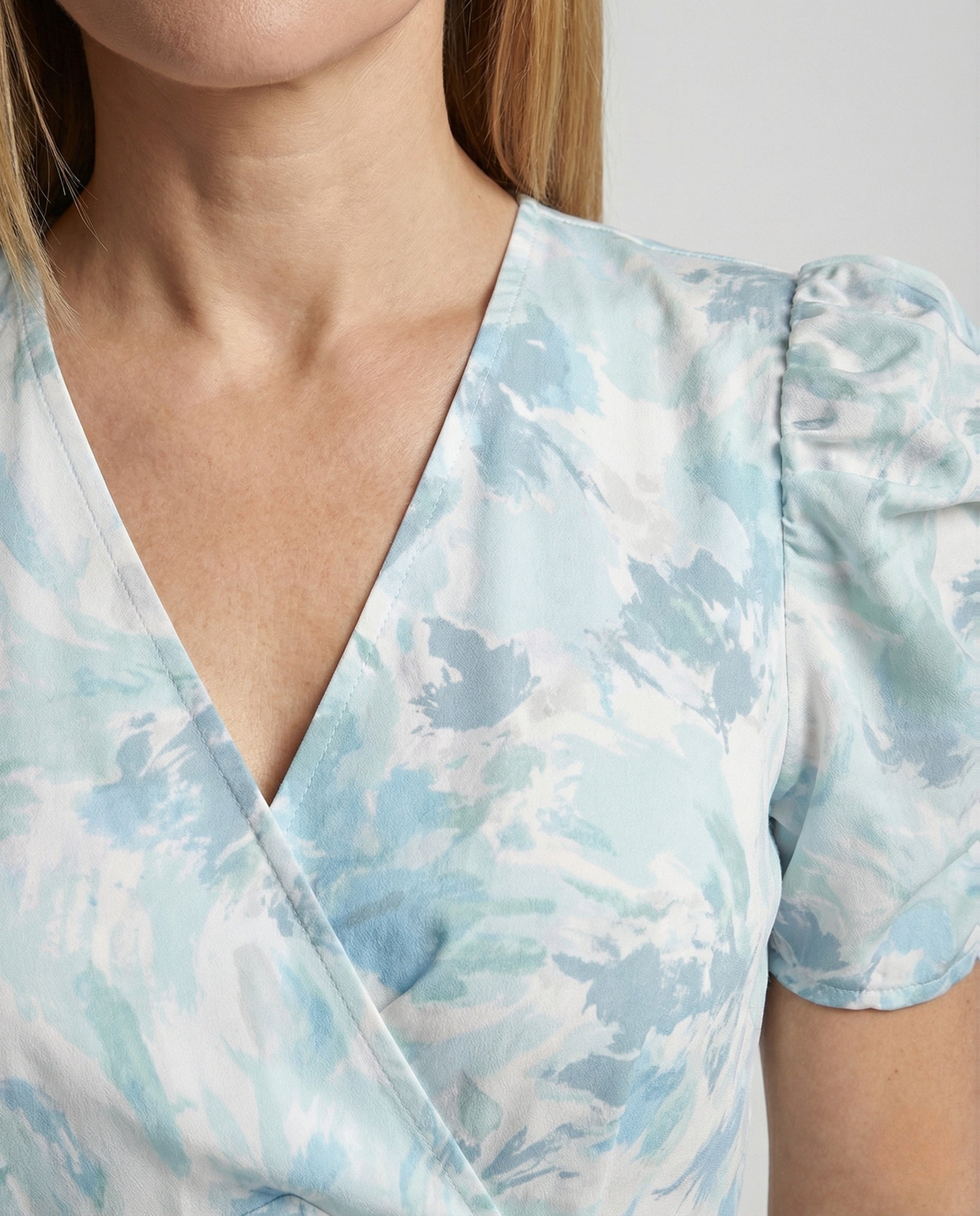 Product 15517947330890 - close_up_detail