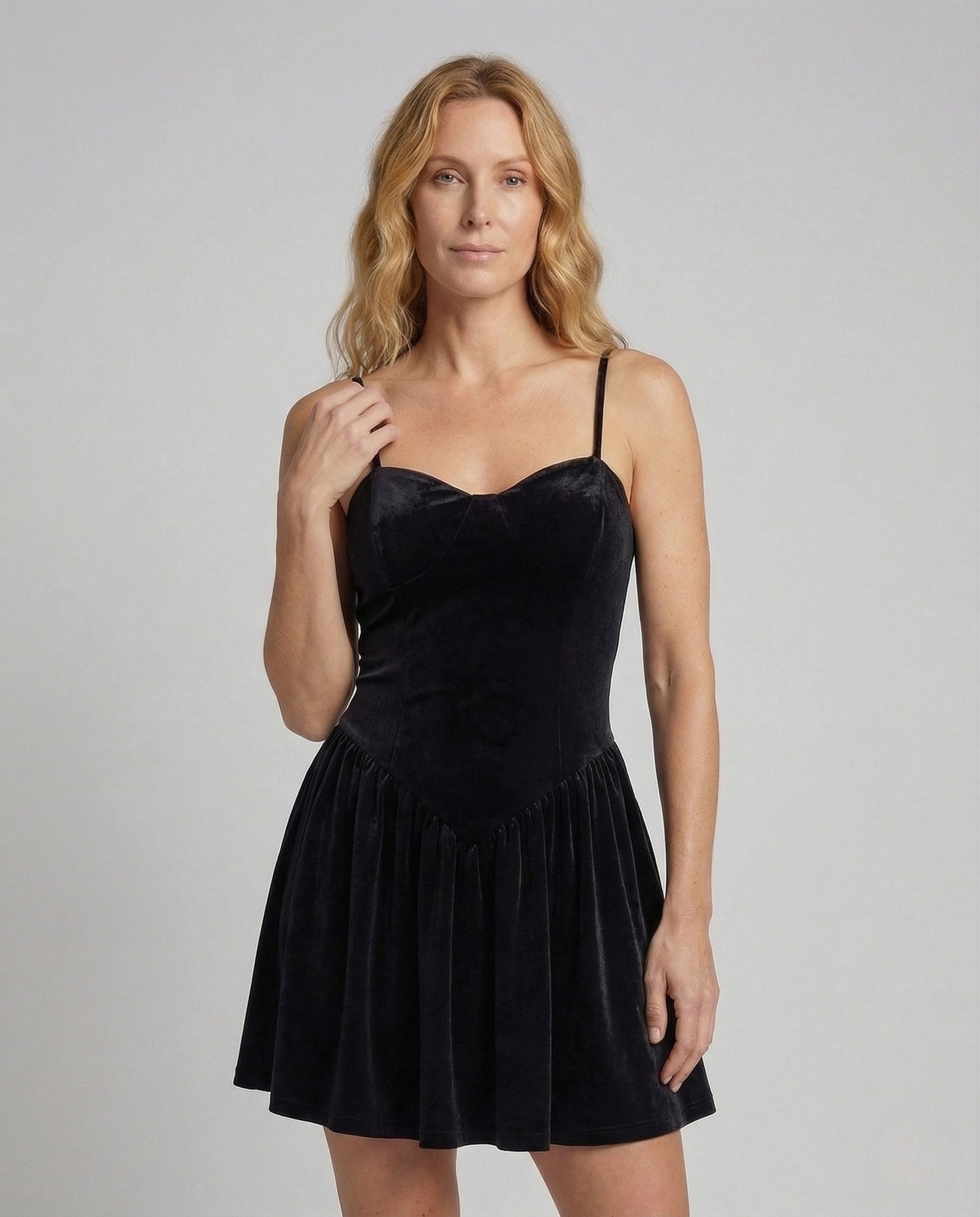 Damen Samt Minikleid Herzförmiger Ausschnitt Spaghettiträger - Norvielle