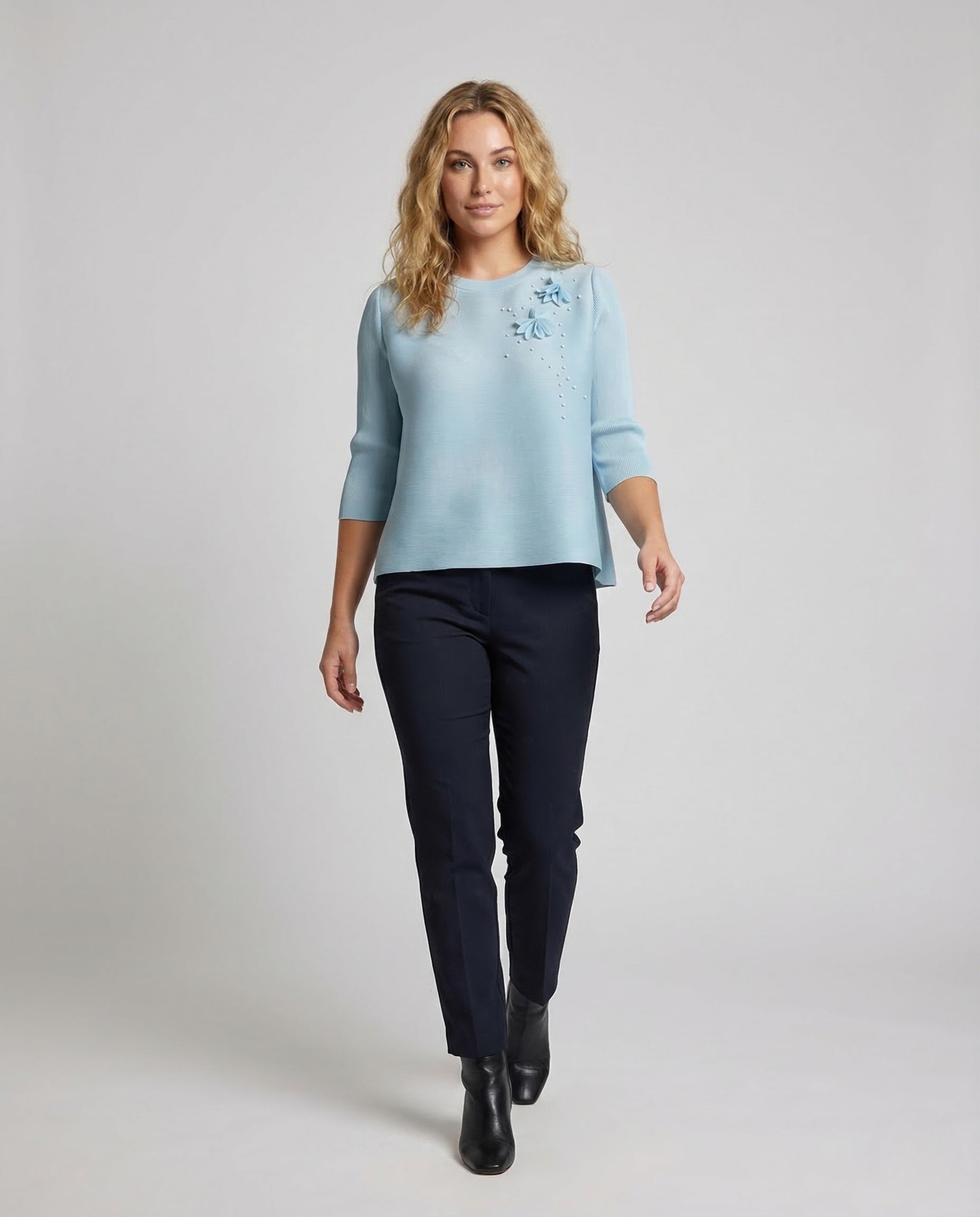 Damen Bluse Weit Blütenapplikation wird zu:
Damen Bluse - Norvielle