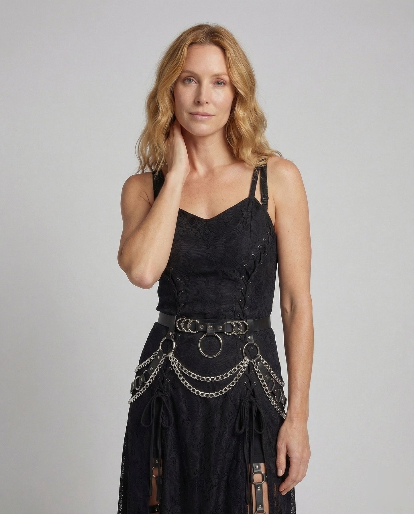 Damen Gothic Minikleid aus Spitze mit O-Ring-Detail
