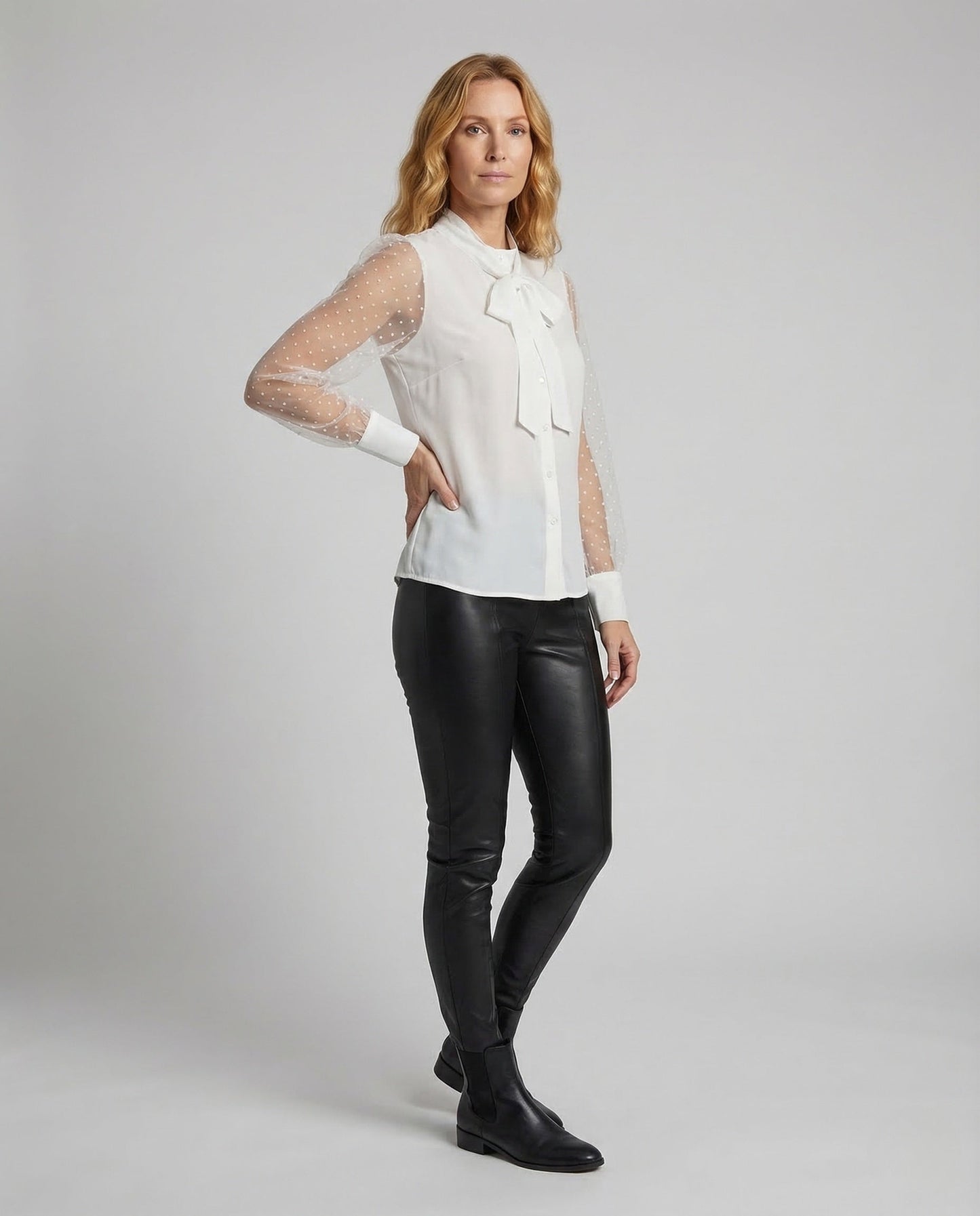 Damen Chiffon Bluse mit Schleifenkragen und Perlen - Norvielle
