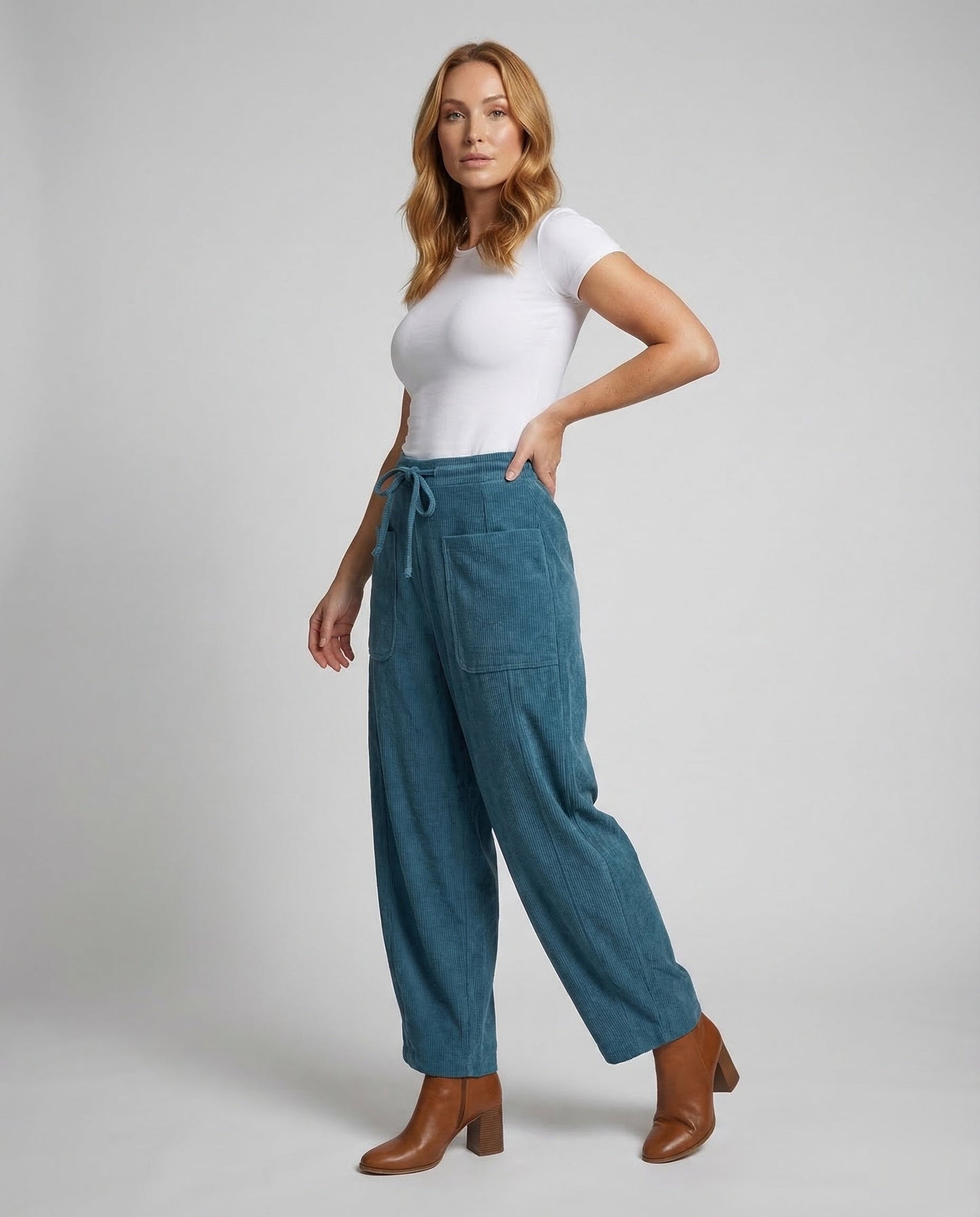 Damen Cordhose Weitbein Elastikbund Schwarz - Norvielle