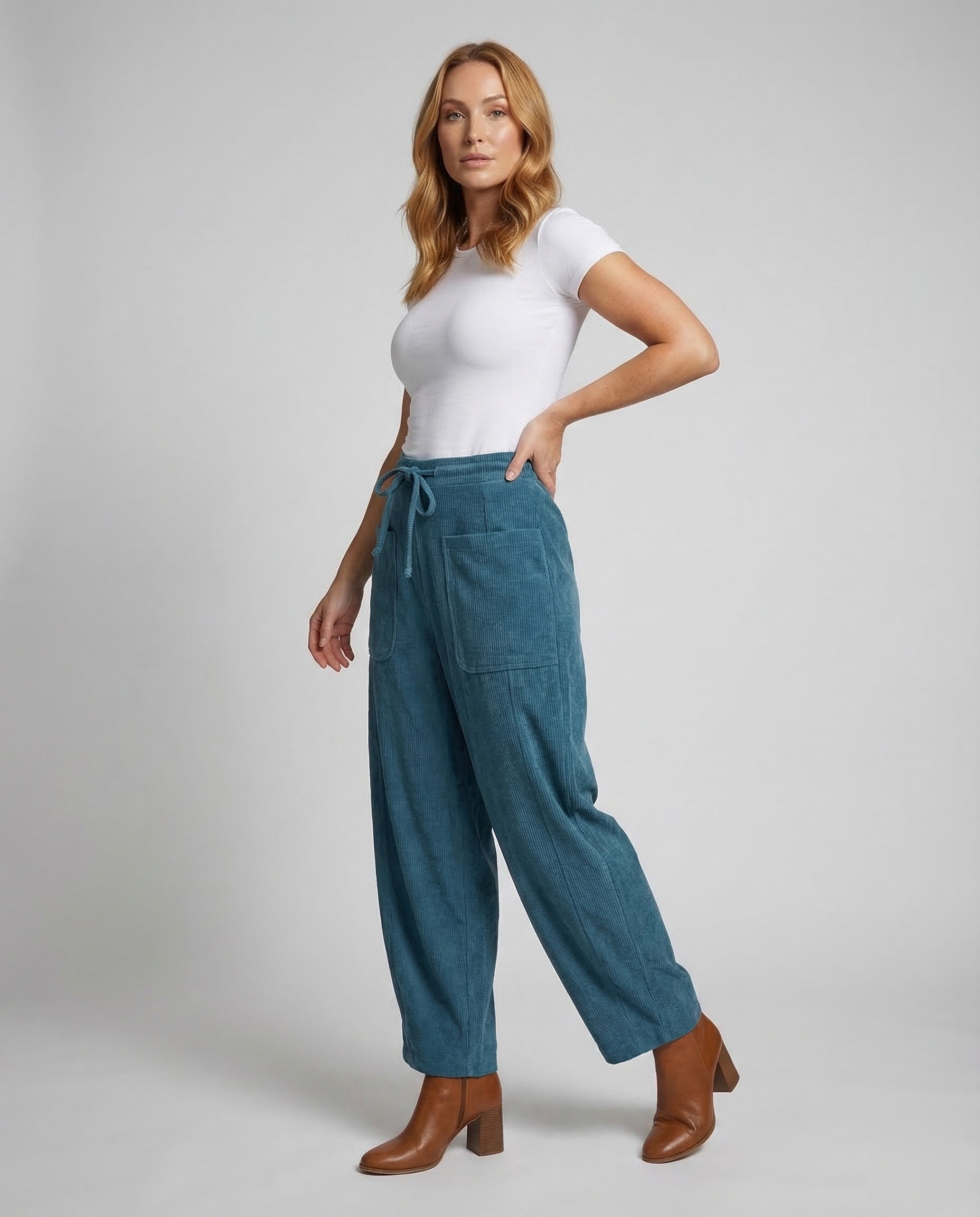 Damen Cordhose Weitbein Elastikbund Schwarz - Norvielle