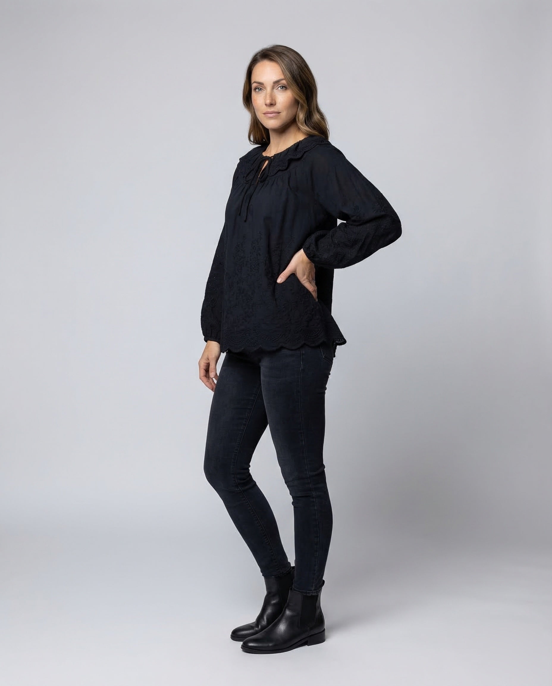 Damen Bluse mit Lochstickerei und Volant - Norvielle