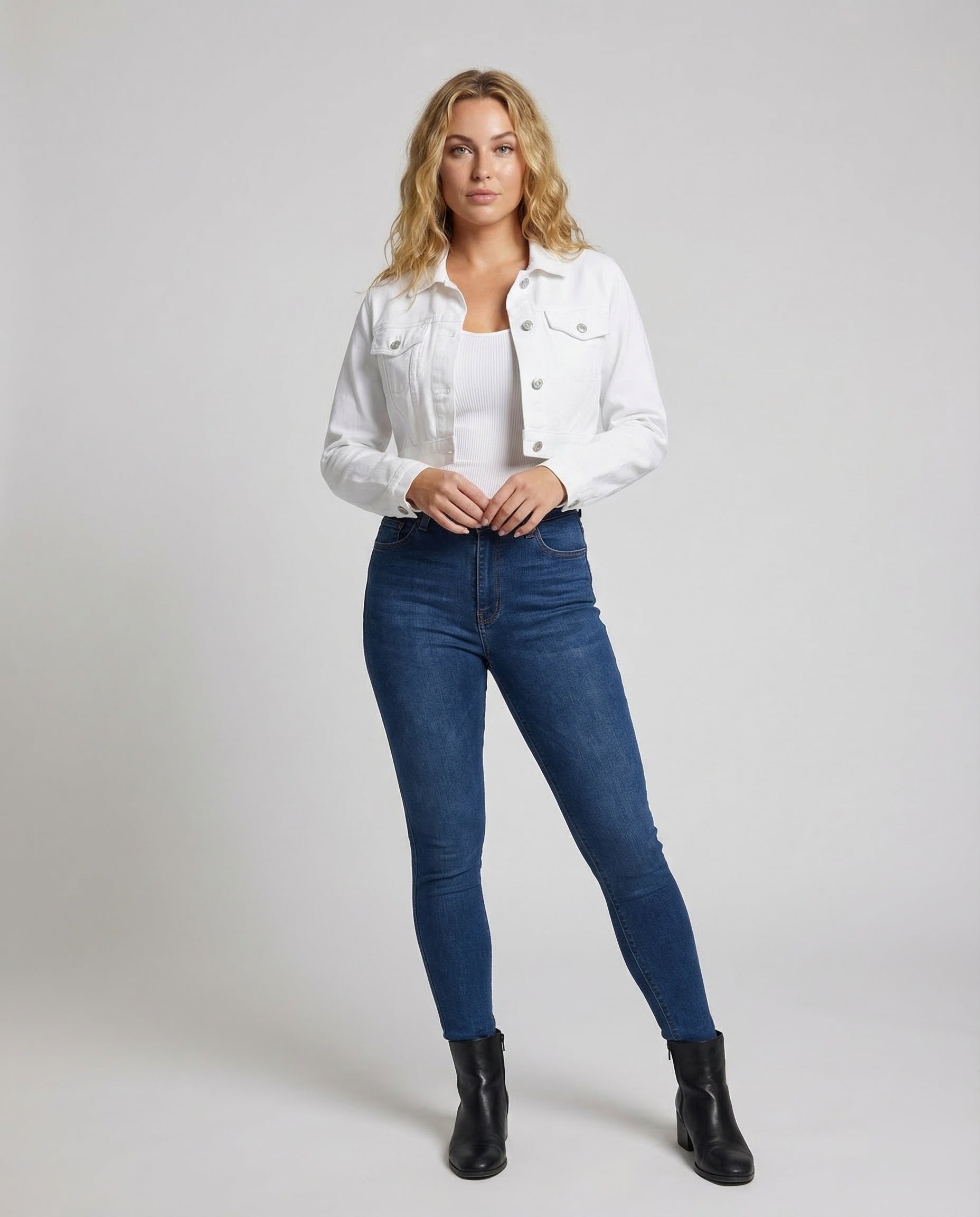 Damen Cropped Jeansjacke mit NietenVintage-Look - Norvielle