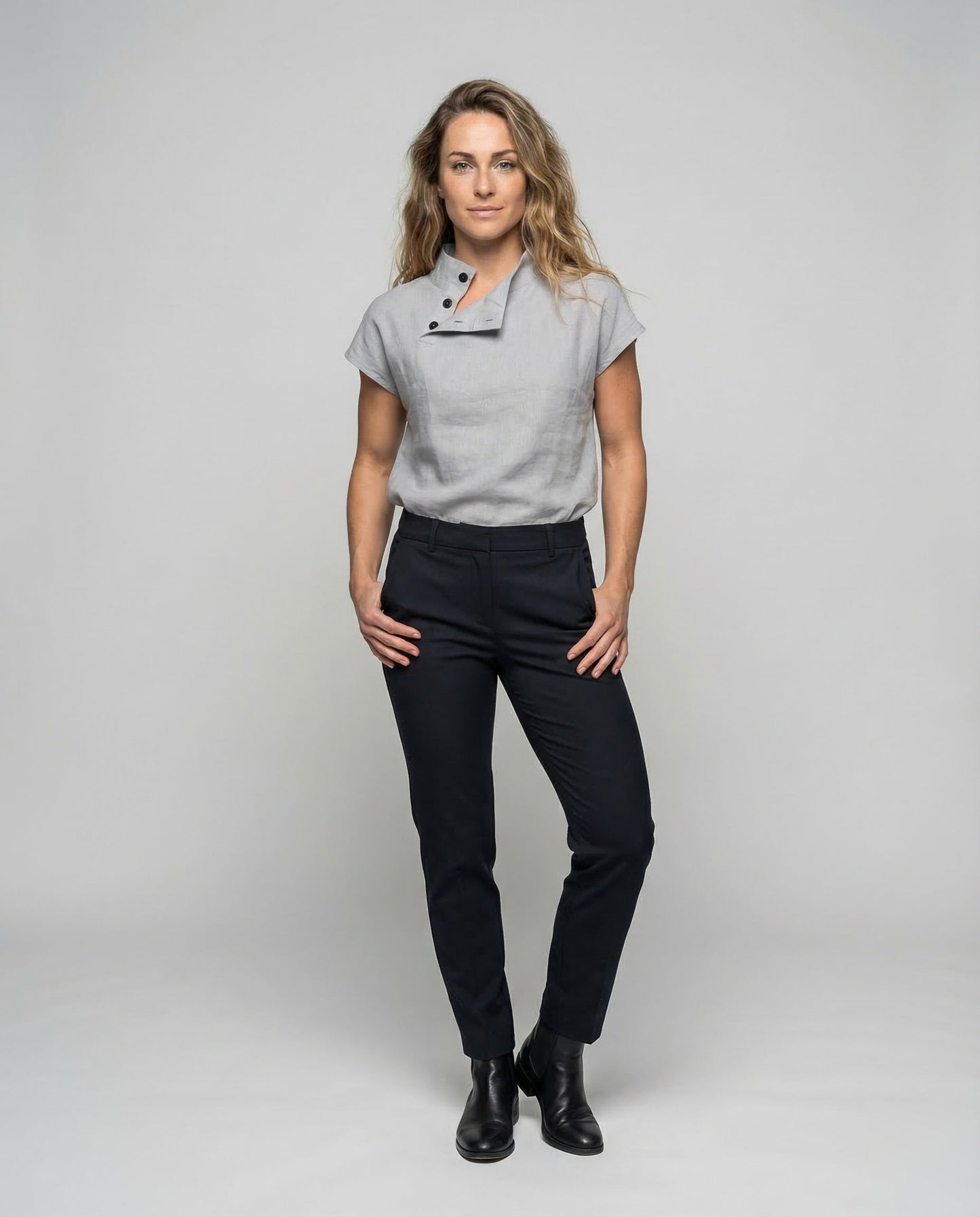 Damen Leinen Oberteil mit Zierknöpfen Beige - Norvielle