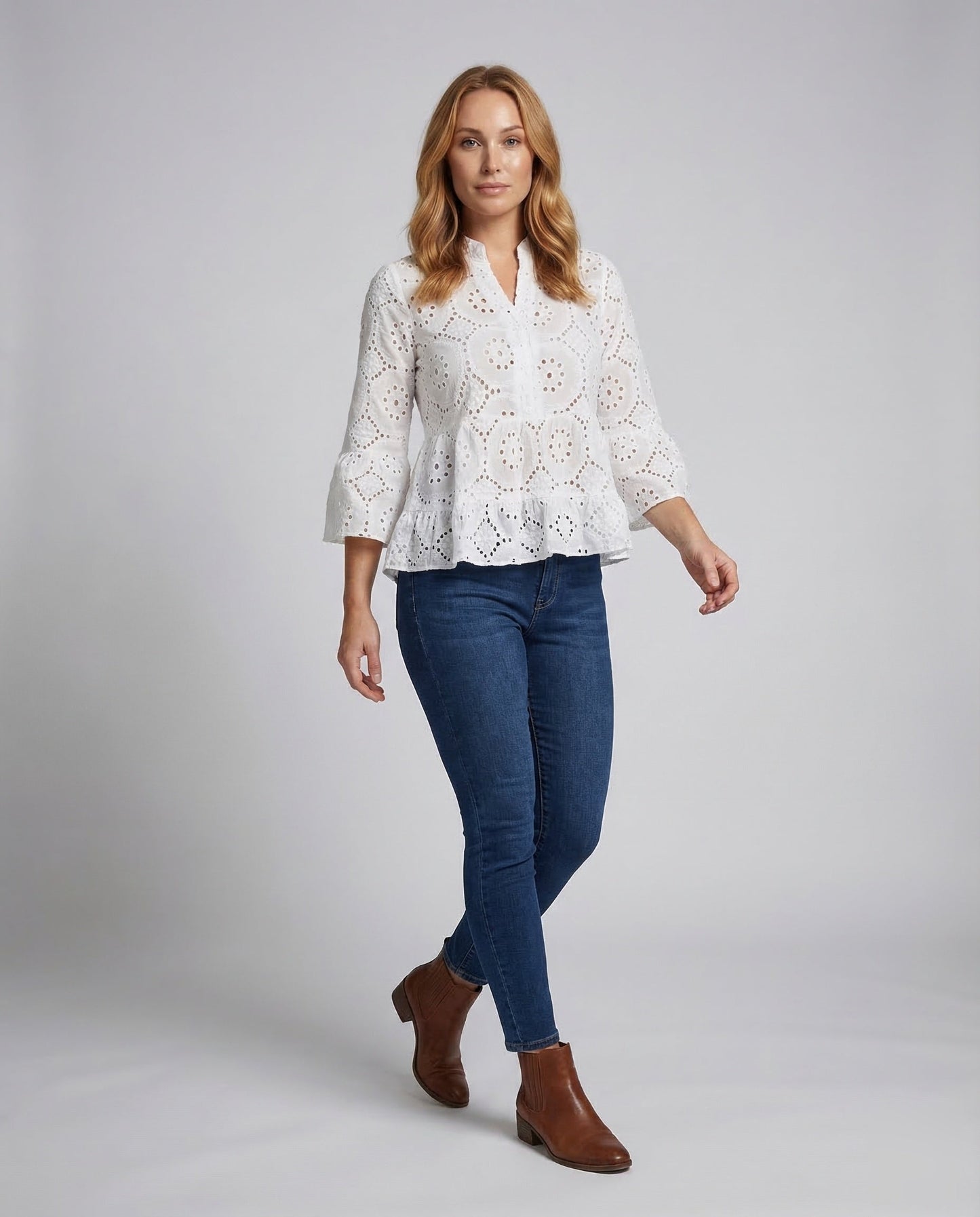 Damen Bluse mit Broderie Anglaise Glockenärmel - Norvielle