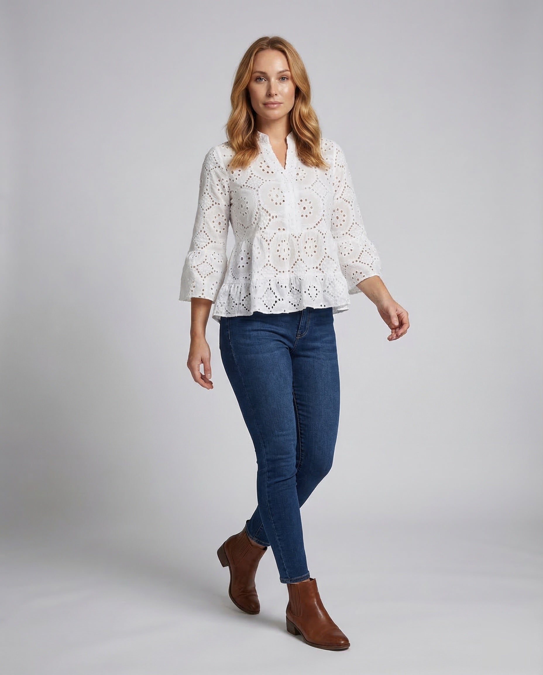 Damen Bluse mit Broderie Anglaise Glockenärmel - Norvielle