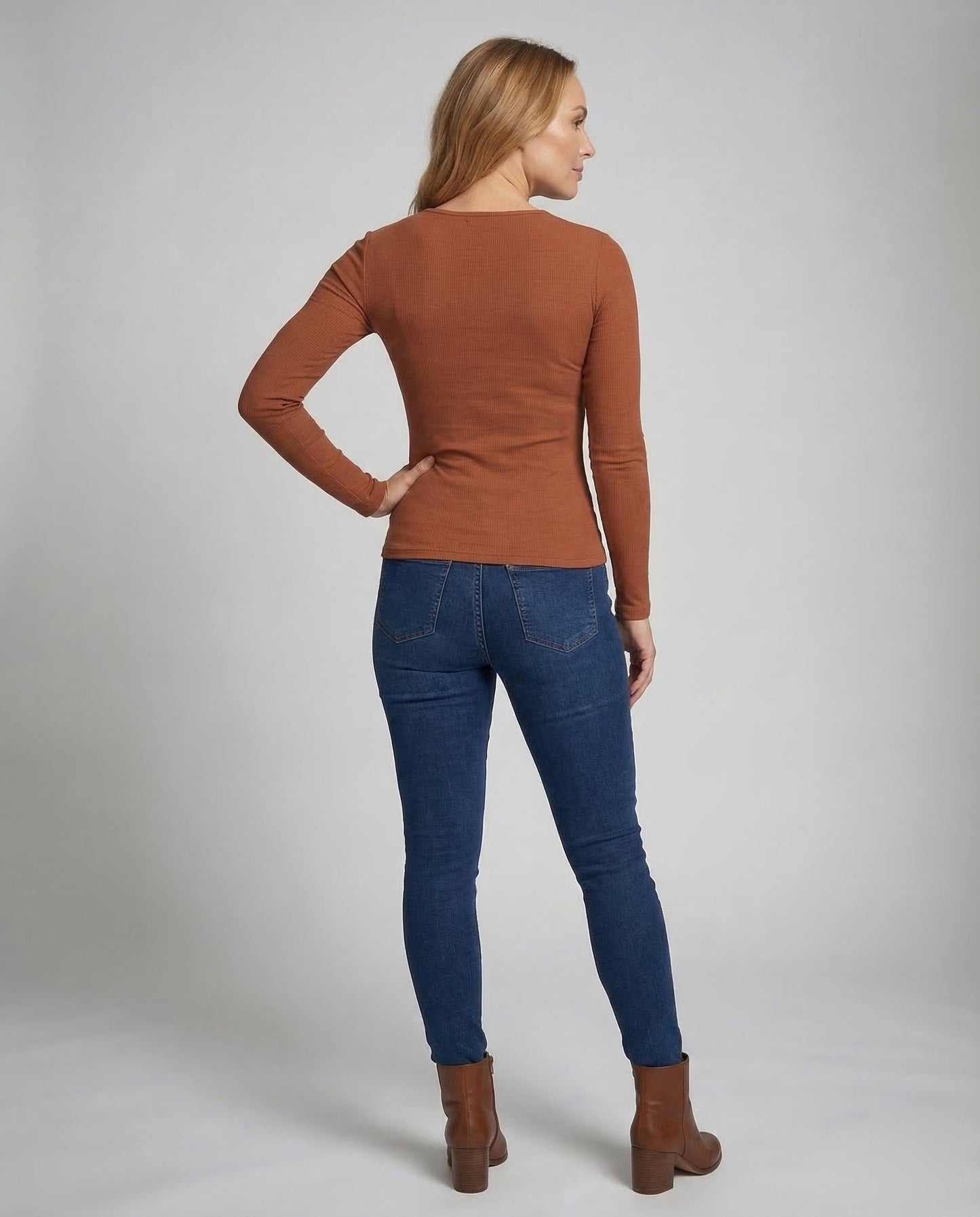 Product 15546787758410 - back_view