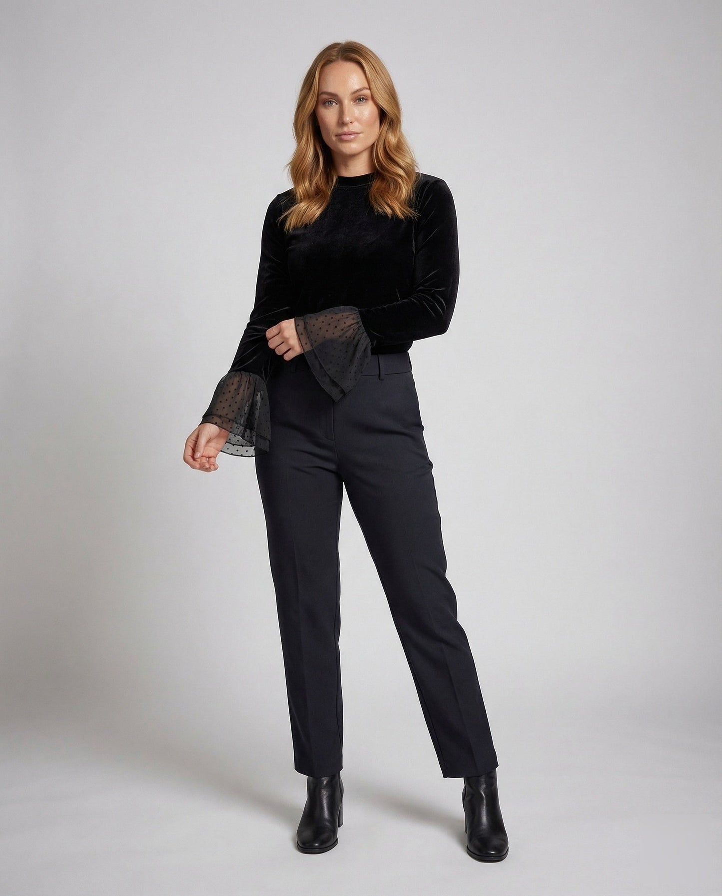 Damen Langarmshirt aus Samt mit Tüllmanschetten - Norvielle