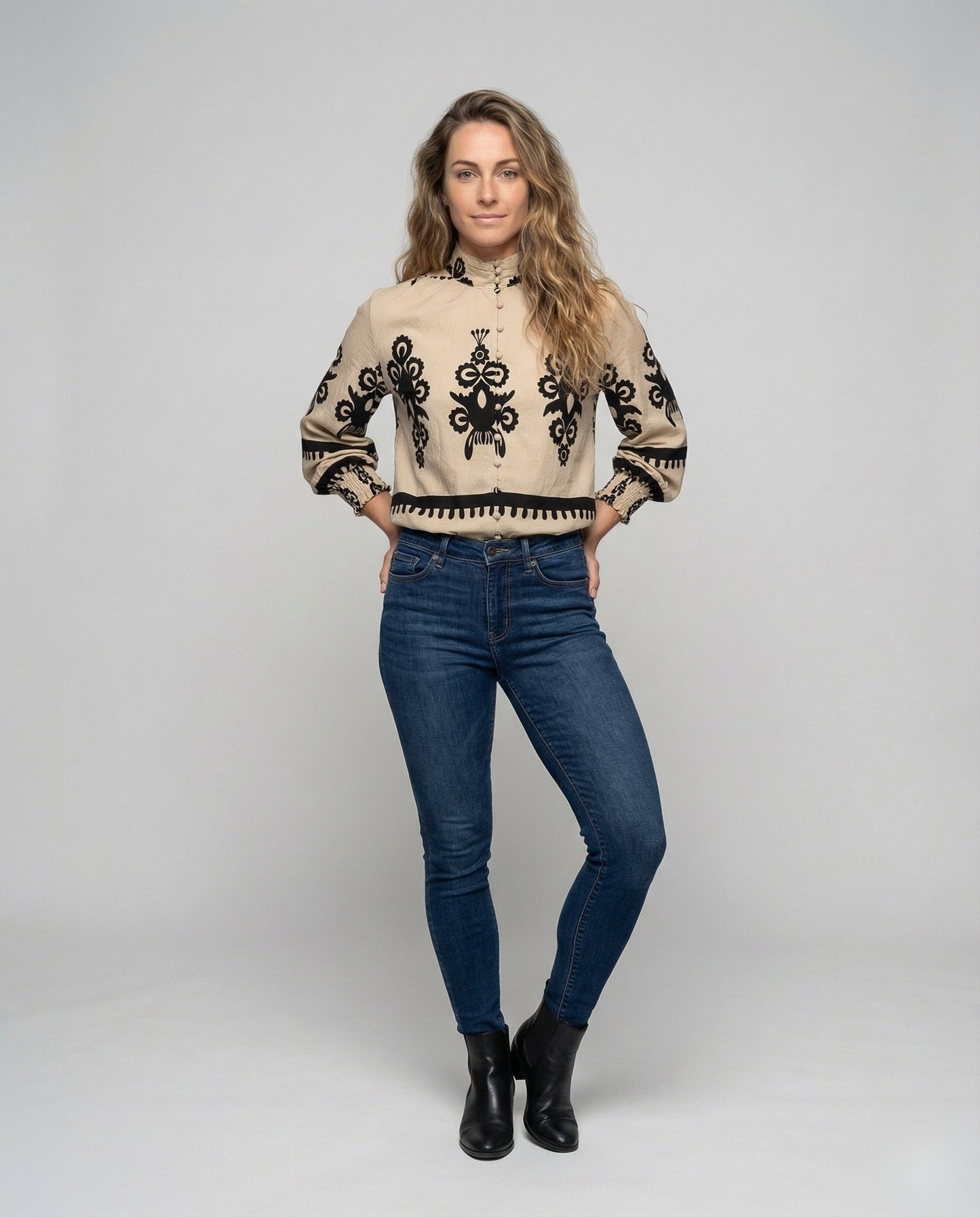 Damen Stehkragenbluse Grafischer Print Stoffknöpfe - Norvielle
