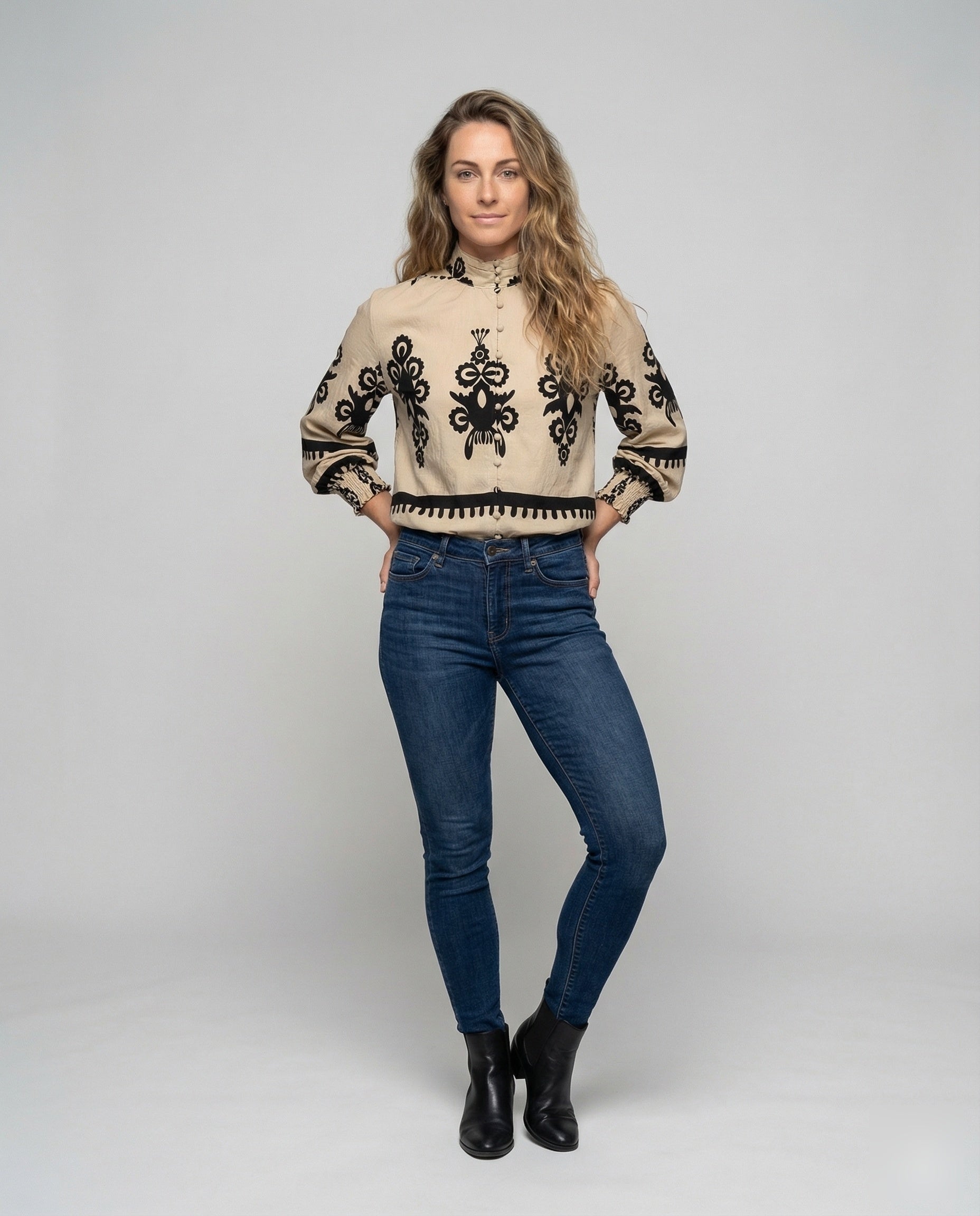 Damen Stehkragenbluse Grafischer Print Stoffknöpfe - Norvielle