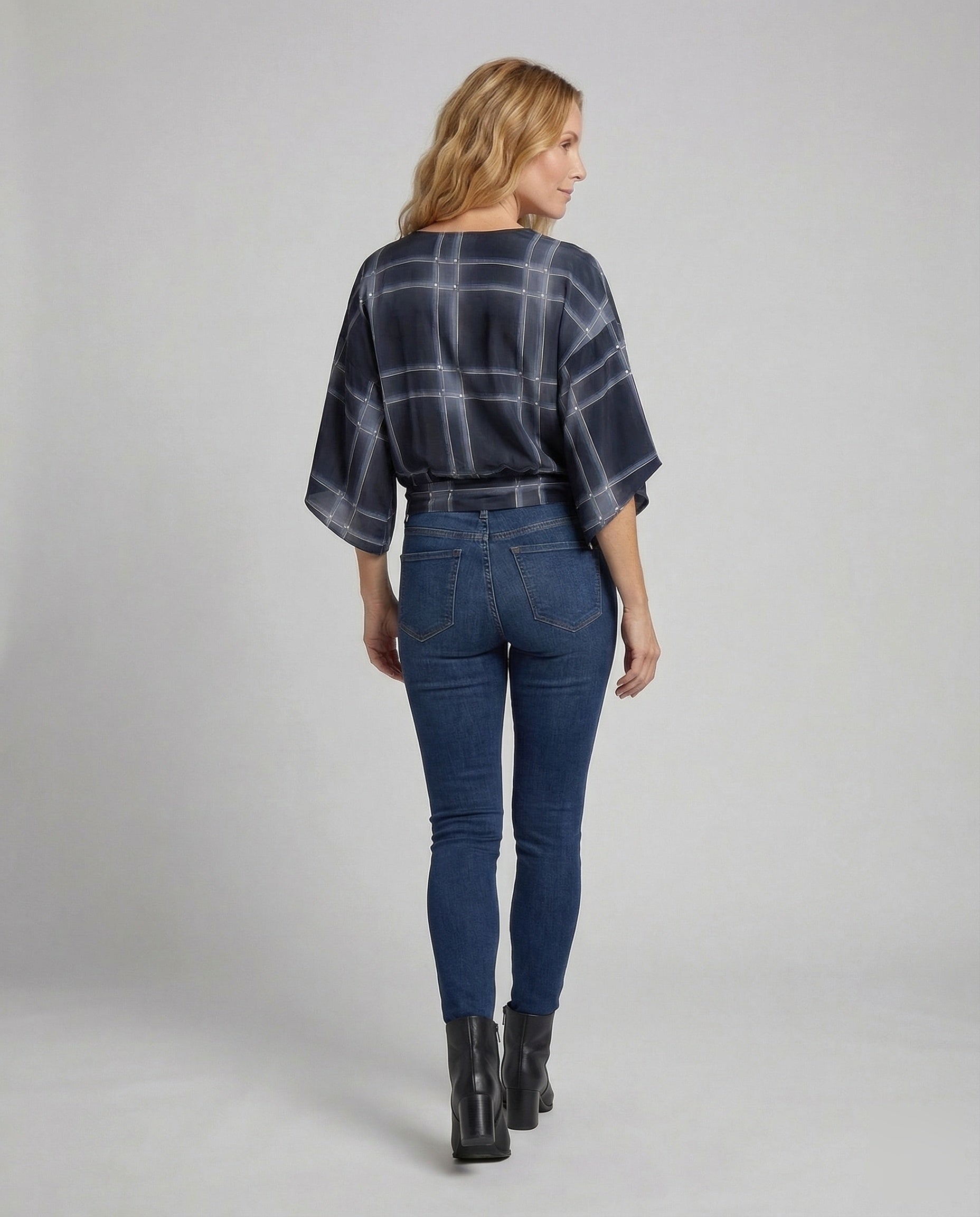Product 15548836479306 - back_view