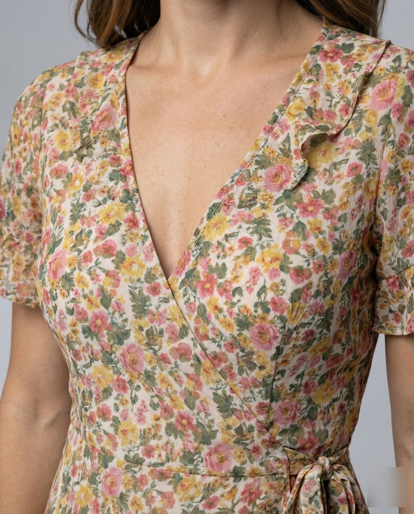 Damen Wickelkleid Asymmetrischer Rüschensaum