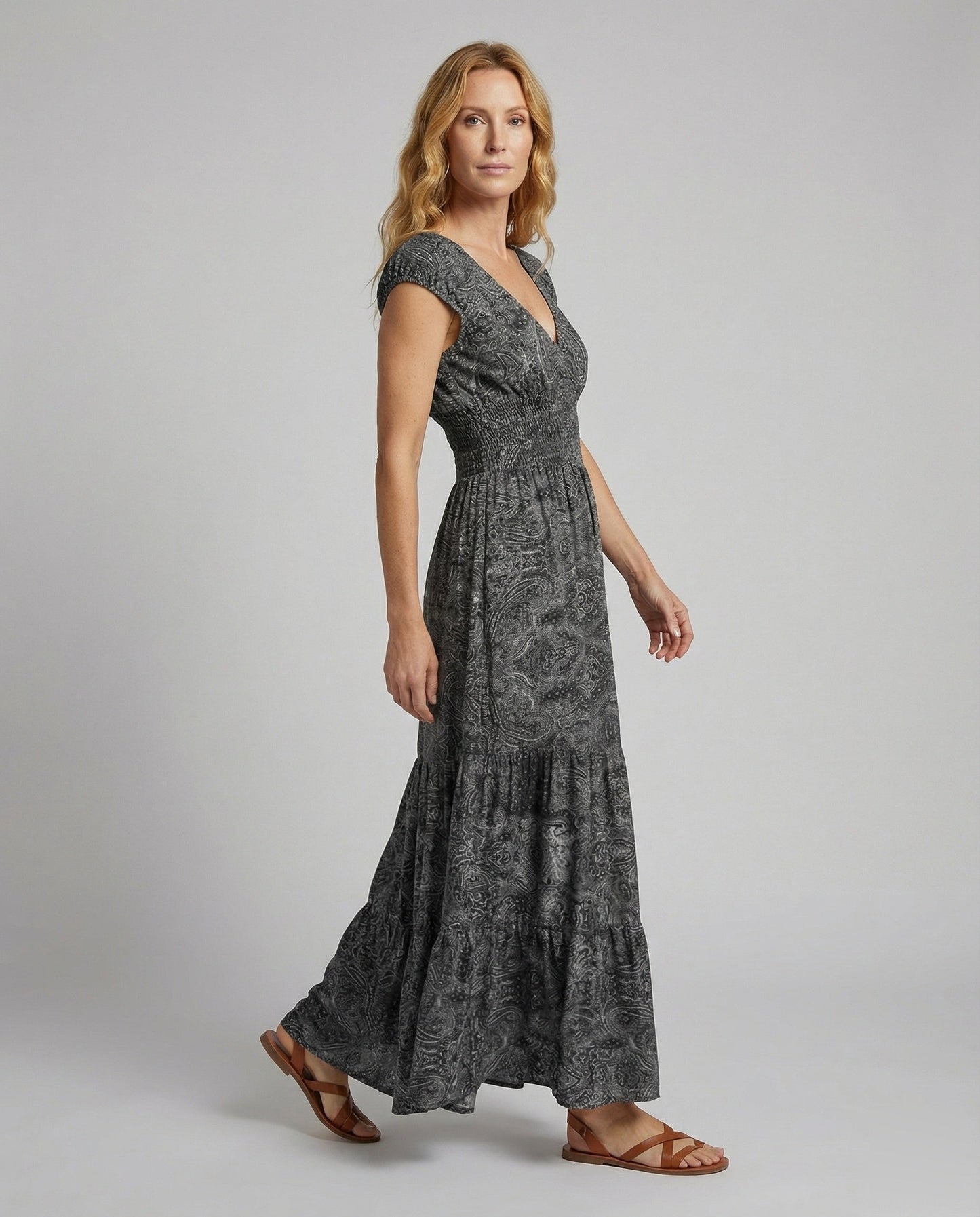 Damen Maxikleid Boho-Stil Gestuft Flügelärmel - Norvielle
