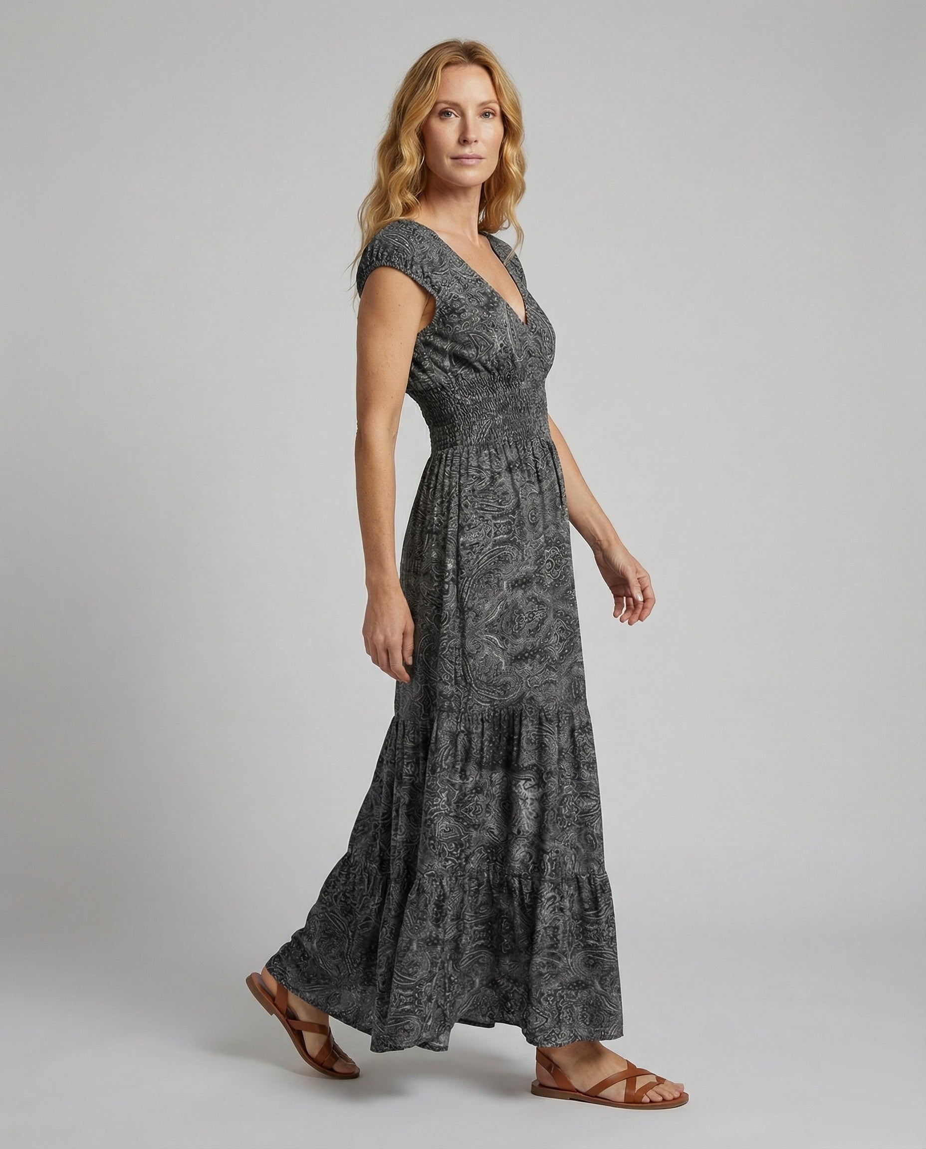 Damen Maxikleid Boho-Stil Gestuft Flügelärmel - Norvielle