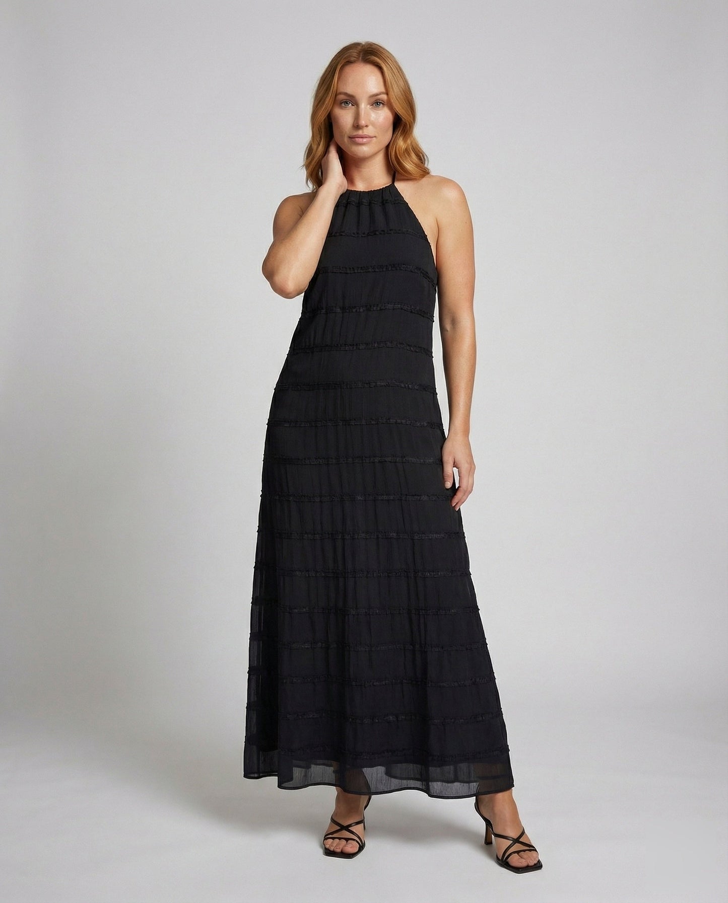 Damen Haltermaxikleid Crinkle-Stoff Schlank Schwarz - Norvielle