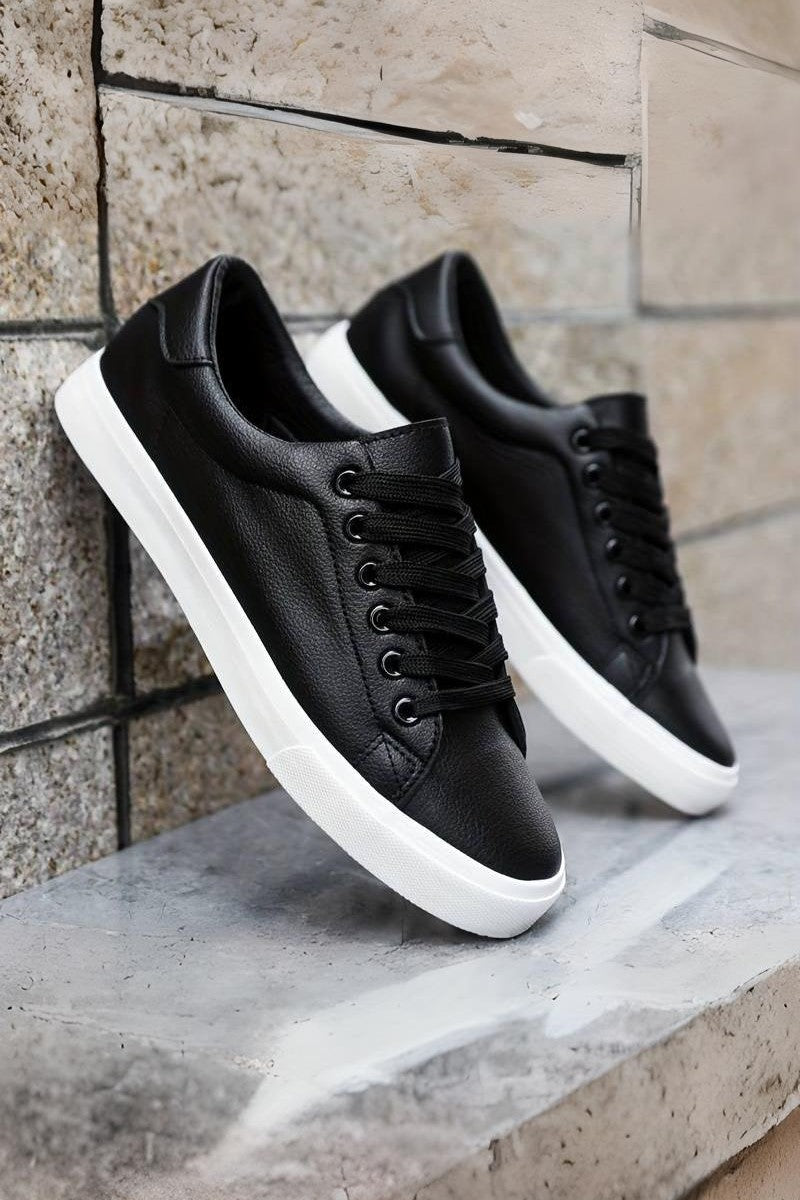 Weiße Sneaker Einfach Elegant