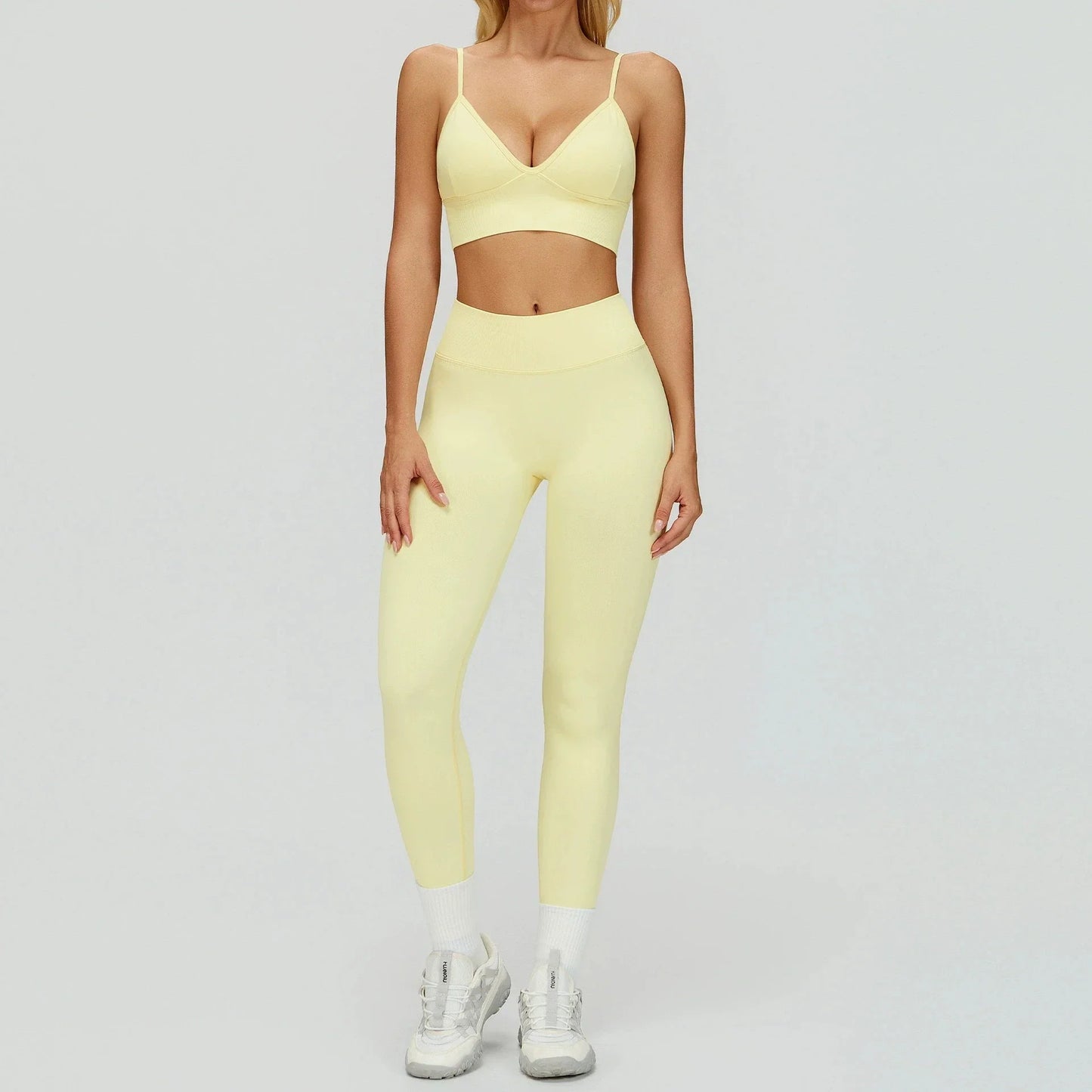 Damen Sportoutfit 3-teilig Leggings BH Jacke