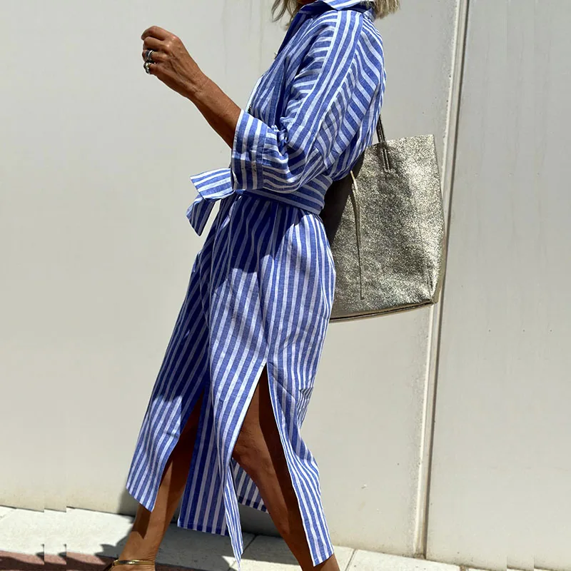 Gestreiftes Damenhemdkleid