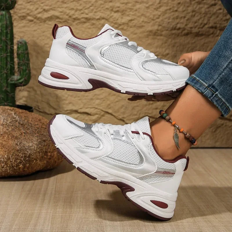 Venyra Chunky Sneakers Damen weiß mit roten Akzenten